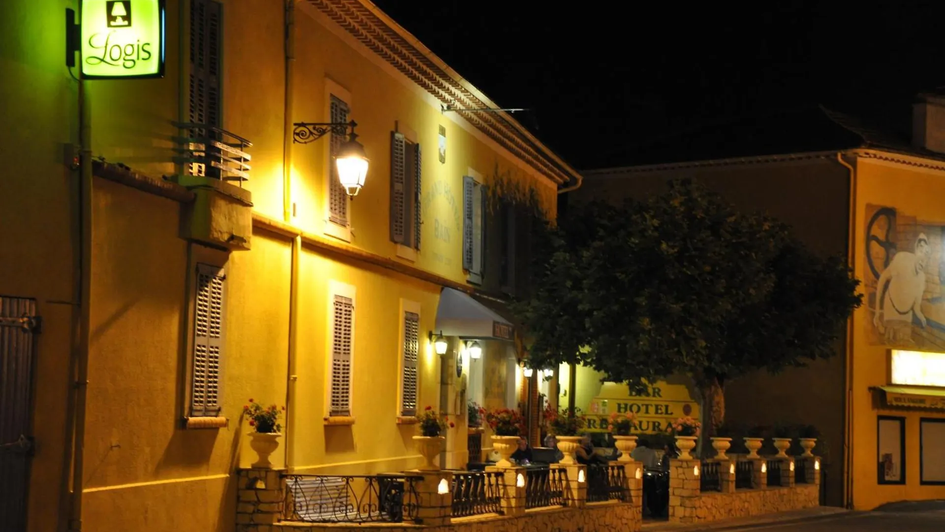 **  Logis Grand Hotel Bain Comps-sur-Artuby France